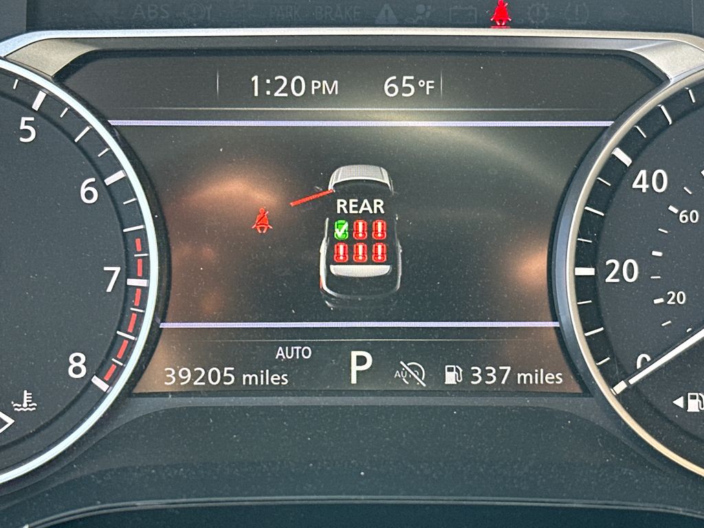 Used 2025 Gray Nissan SV image 27