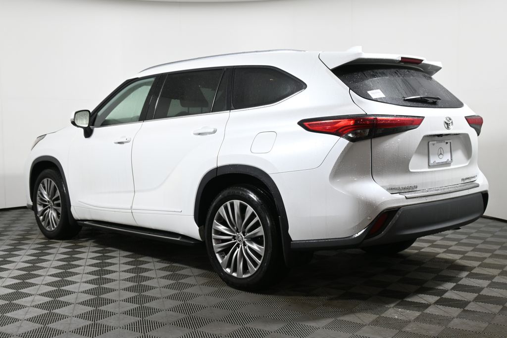2022 Toyota Highlander Platinum 8