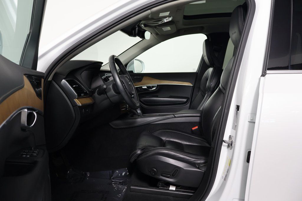 Thumbnail: 2019 Volvo XC90 - 10