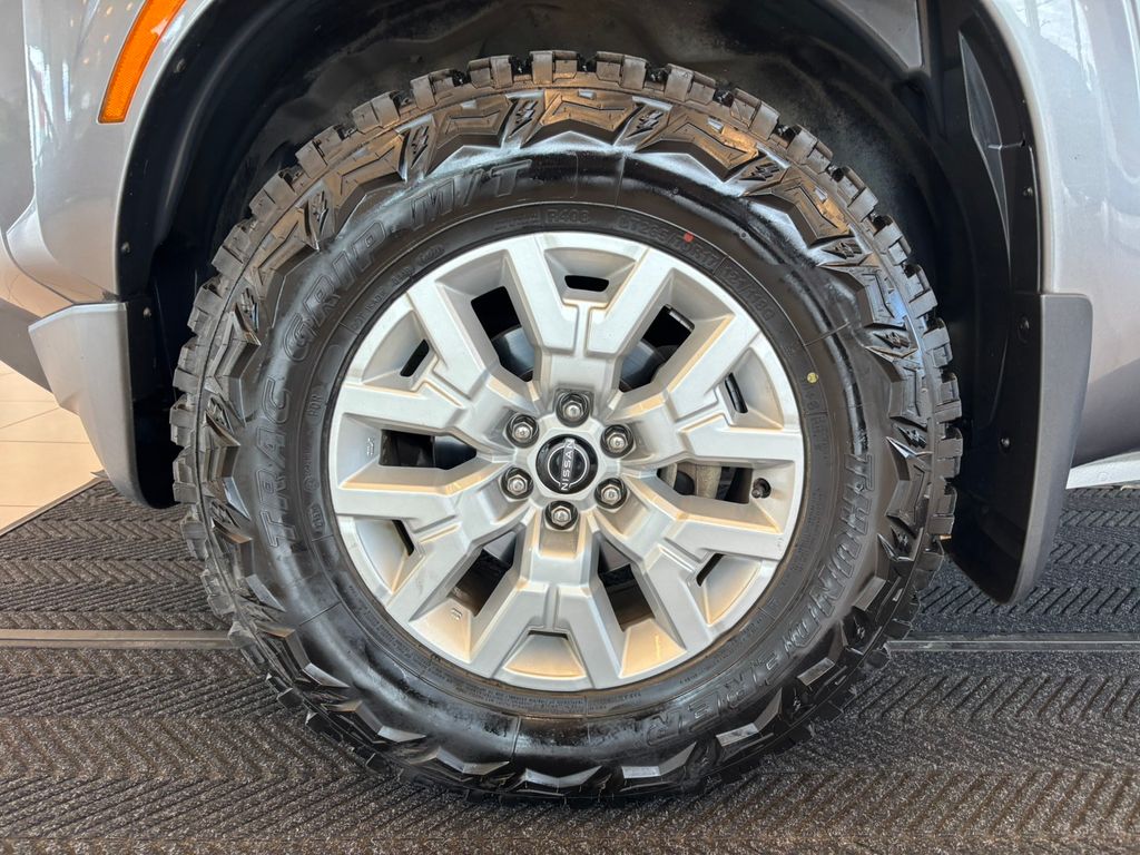 2022 Nissan Frontier SV