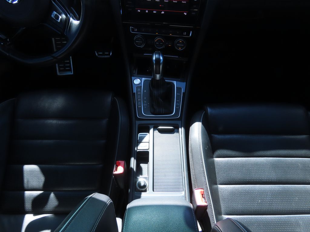 Thumbnail: 2019 Volkswagen Golf - 9
