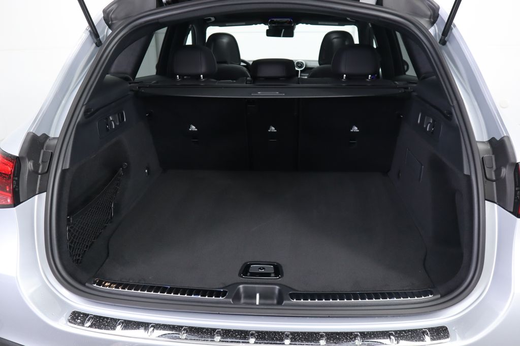 2025 Mercedes-Benz GLC 300 29
