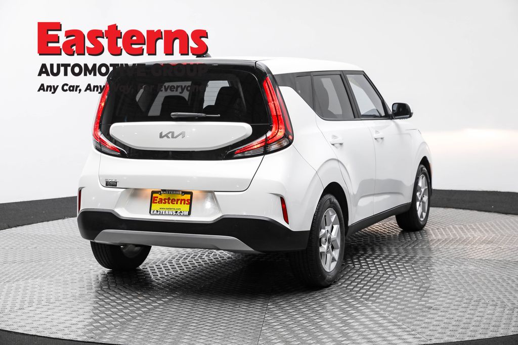 Used 2023 White Kia LX image 5