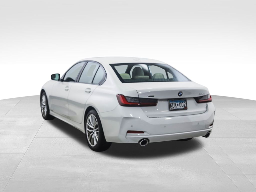 Thumbnail: 2023 BMW 3 Series - 3