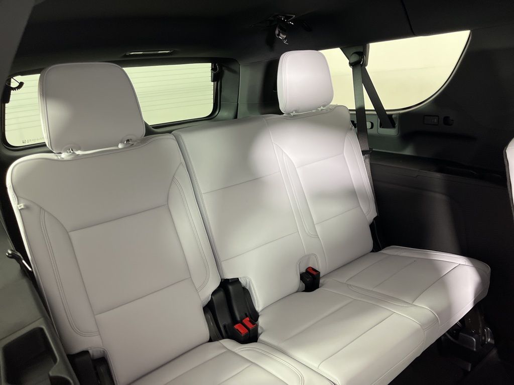 2025 Chevrolet Suburban Premier 13