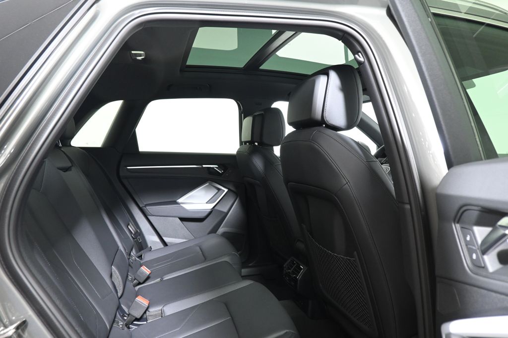 Thumbnail: 2025 Audi Q3 - 20