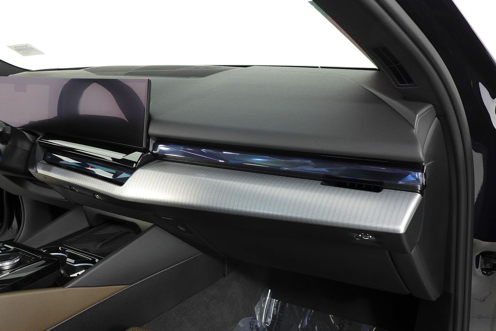 Thumbnail: 2024 BMW i5 - 14