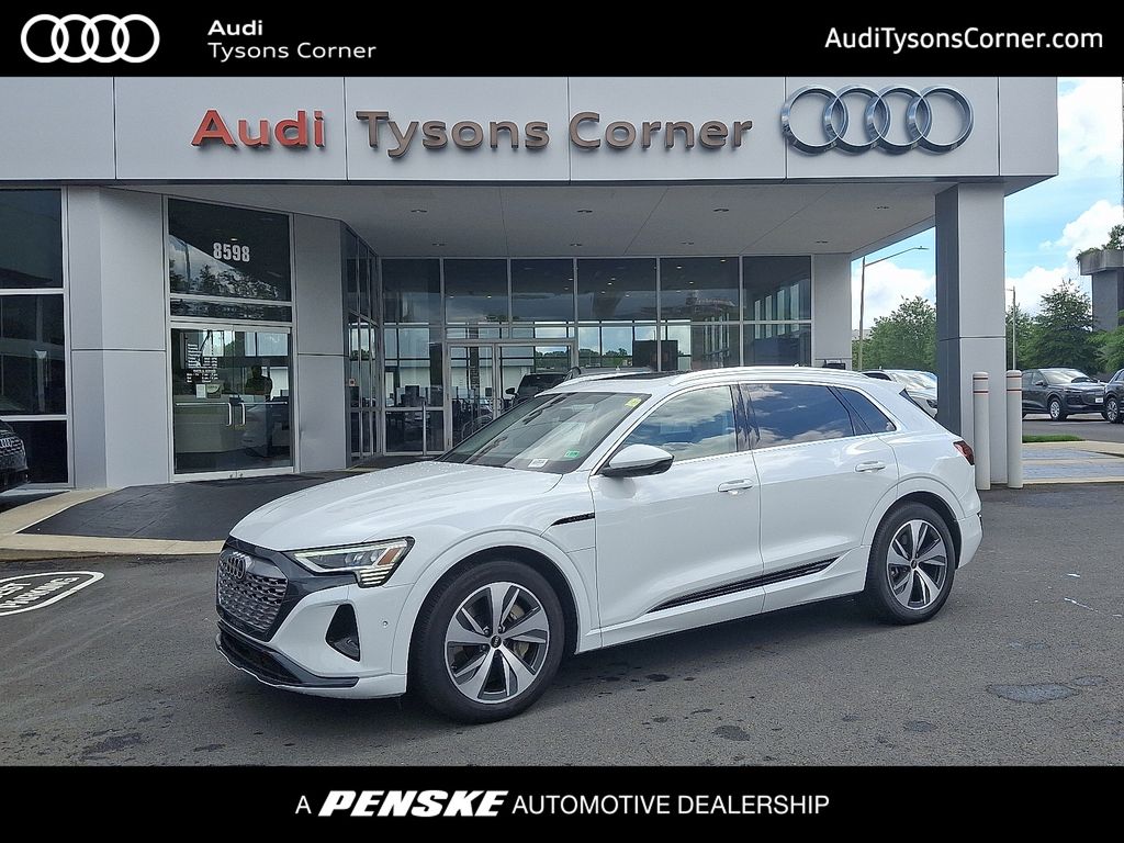 2024 Audi Q8 e-tron Premium Plus -
                Vienna, VA