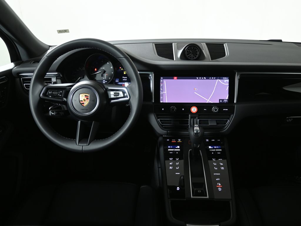 Thumbnail: 2026 Porsche Macan - 17