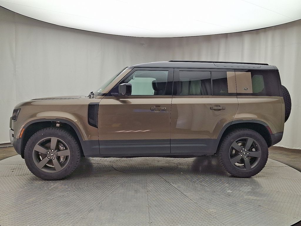 Thumbnail: 2020 Land Rover Defender - 7