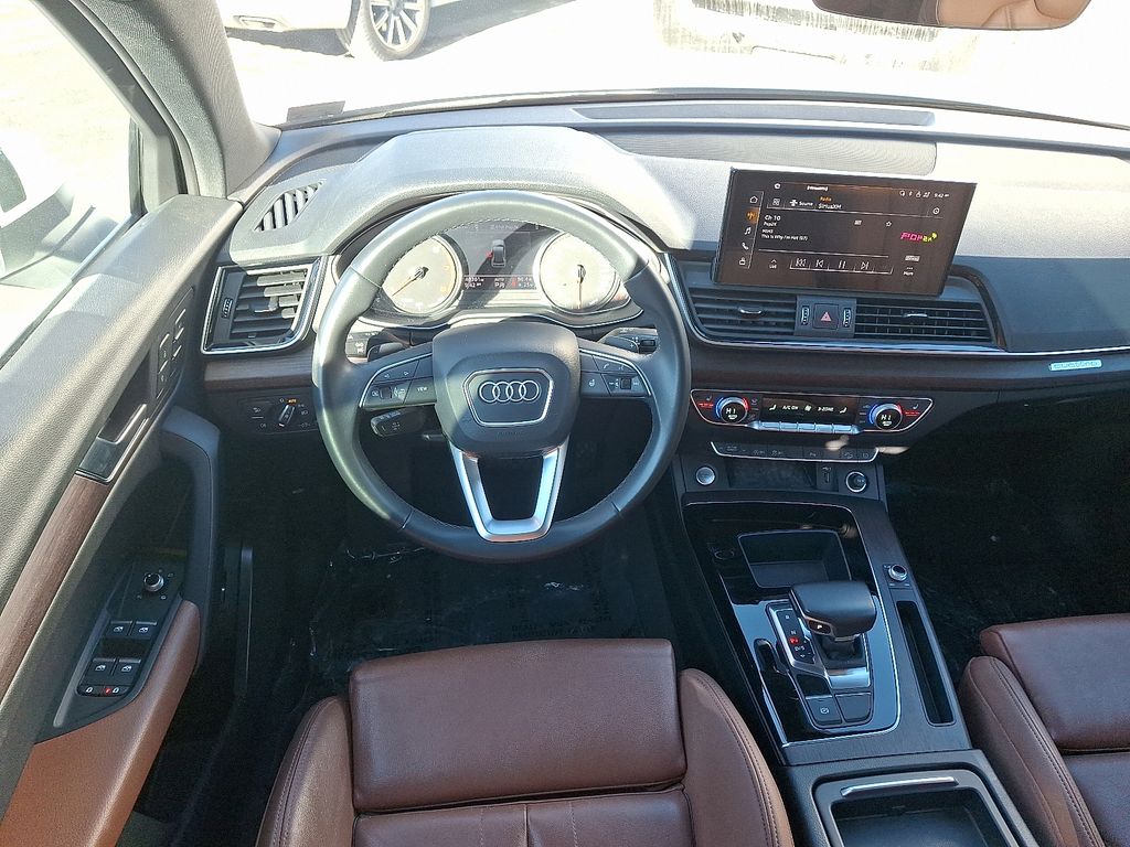 Thumbnail: 2022 Audi Q5 - 11