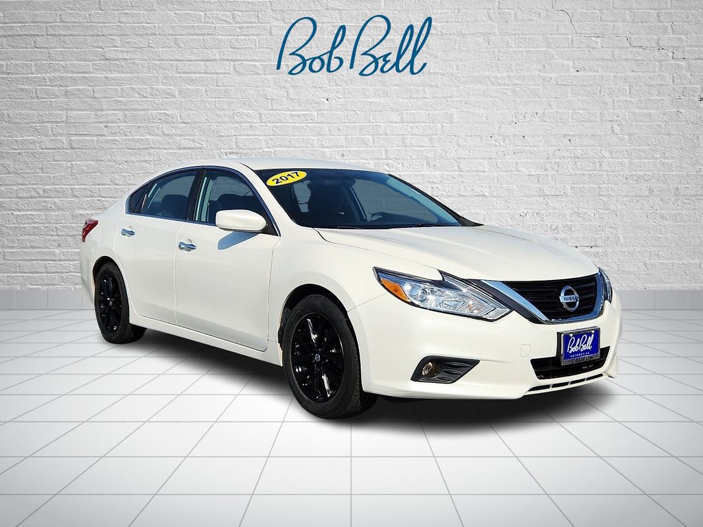 Pearl White 2017 Nissan Altima Sedan Front-Wheel Drive Continuously Variable Transmission