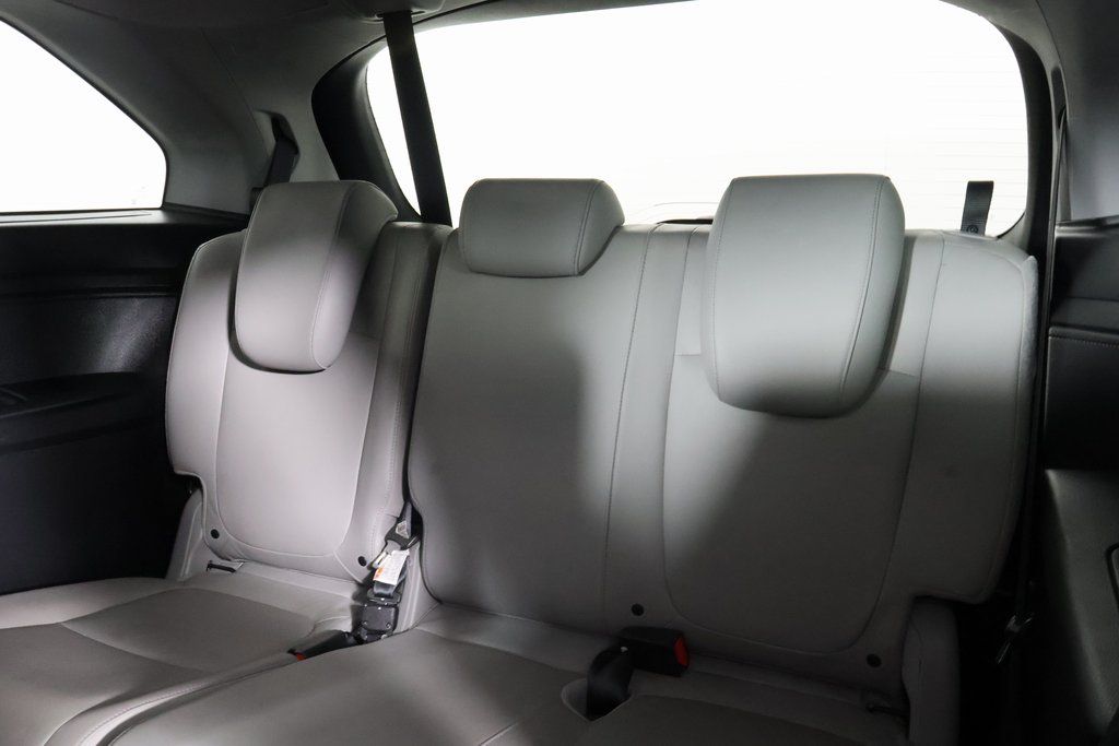 Thumbnail: 2018 Honda Odyssey - 12
