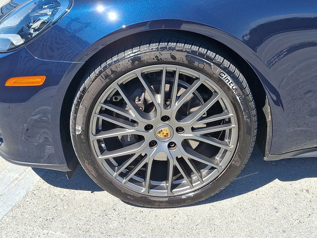 Thumbnail: 2023 Porsche Panamera - 12