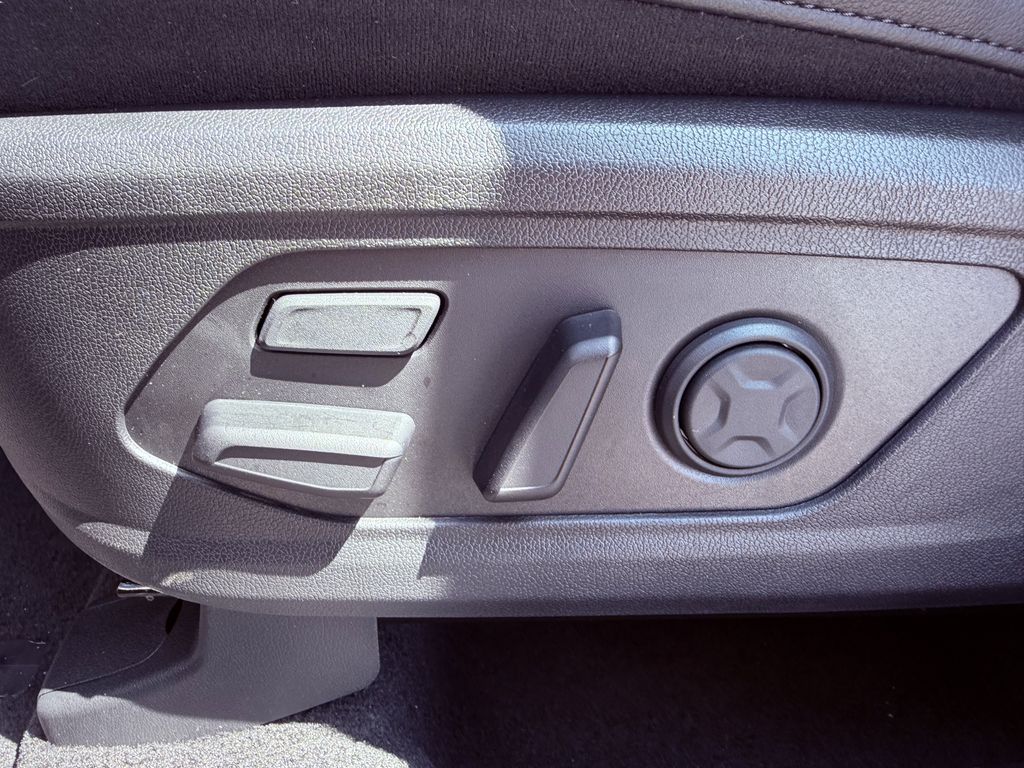 new 2026 Kia Sorento car, priced at $40,740