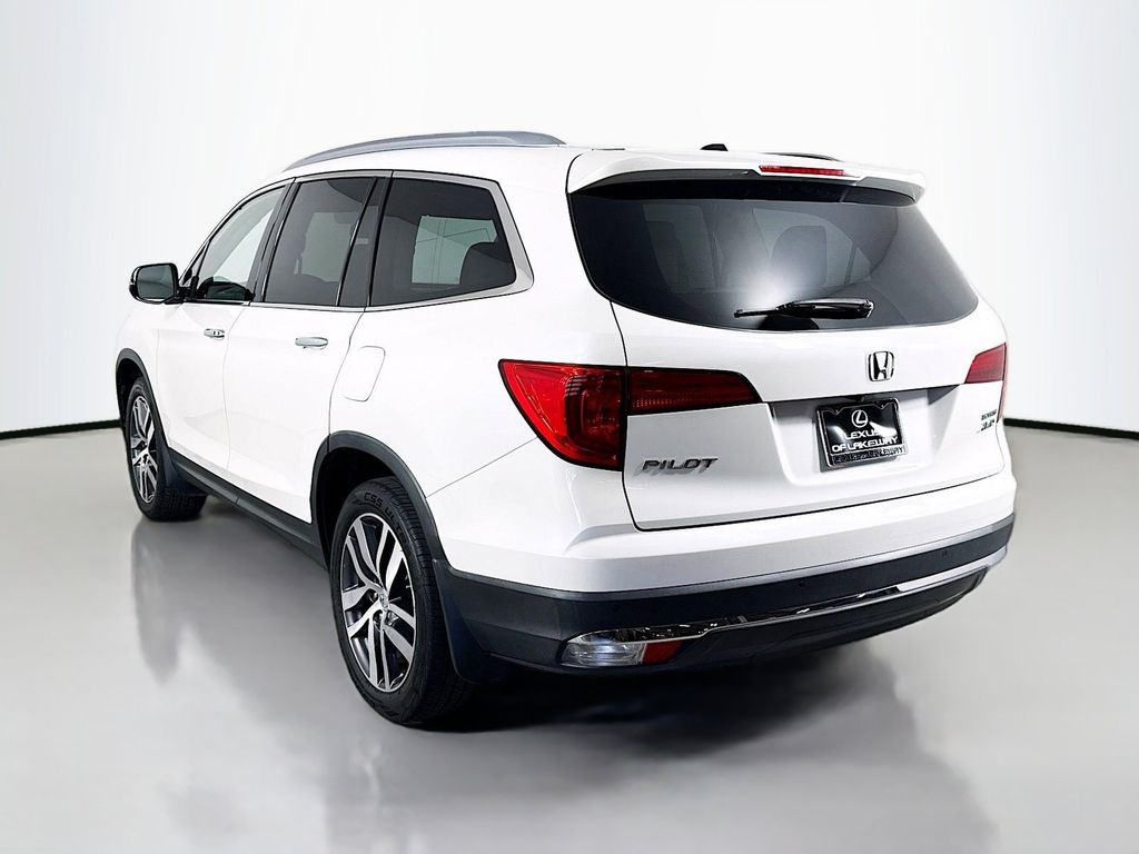 Thumbnail: 2017 Honda Pilot - 7