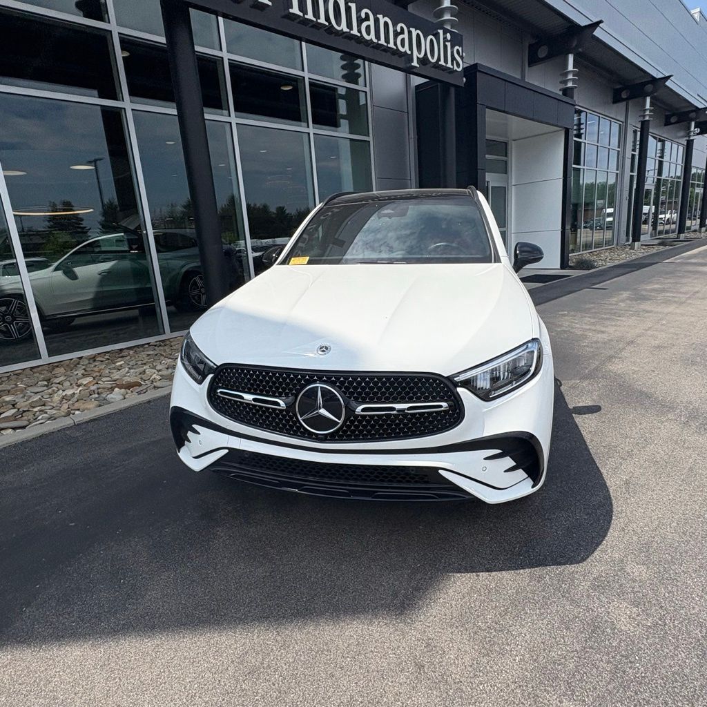 Certified Used 2023 Polar White Mercedes-Benz GLC 300 image 3