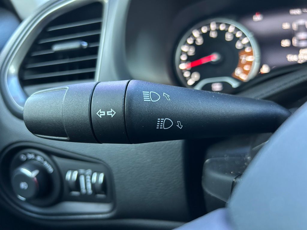 Thumbnail: 2023 Jeep Renegade - 21