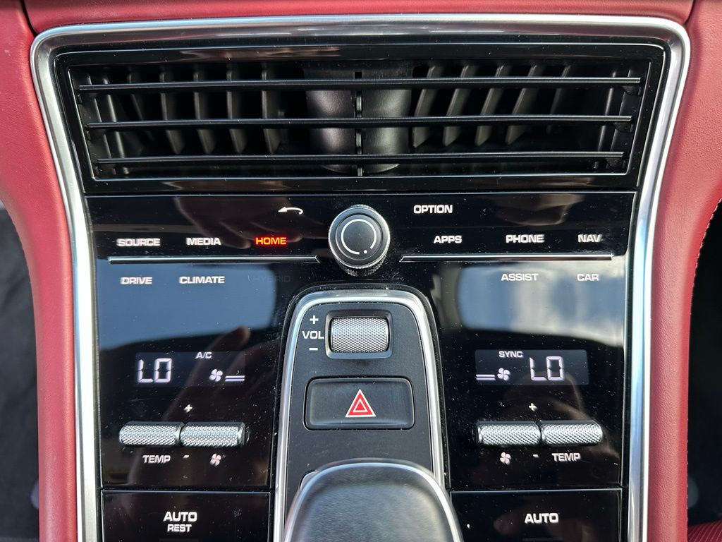 2017 Porsche Panamera Turbo 23