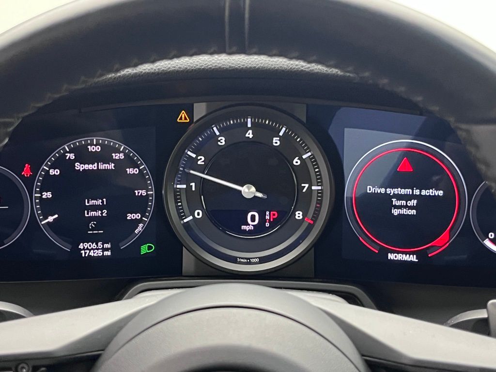 2021 Porsche 911 Carrera 11