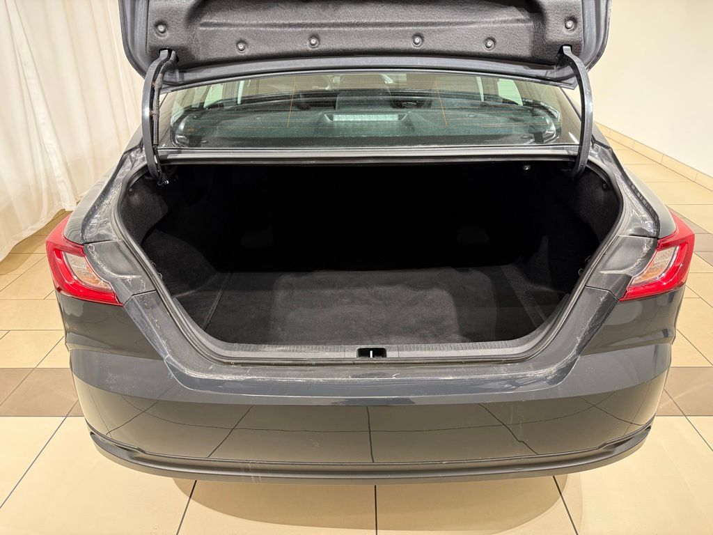 Thumbnail: 2025 Toyota Camry - 11