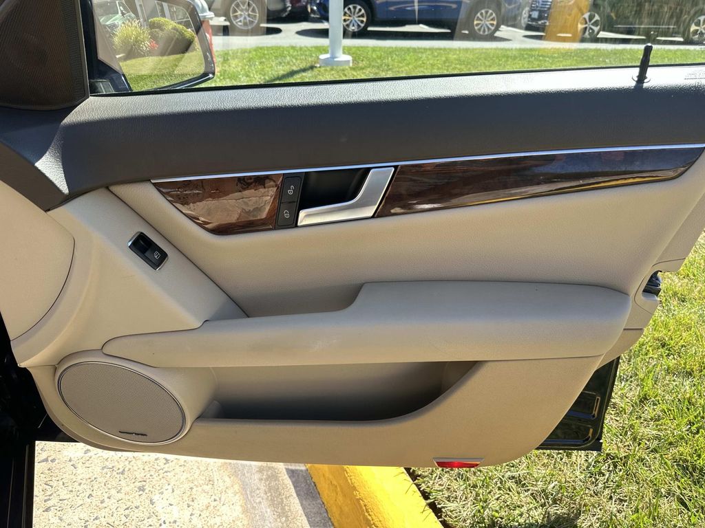 Thumbnail: 2012 Mercedes-Benz C-Class - 19