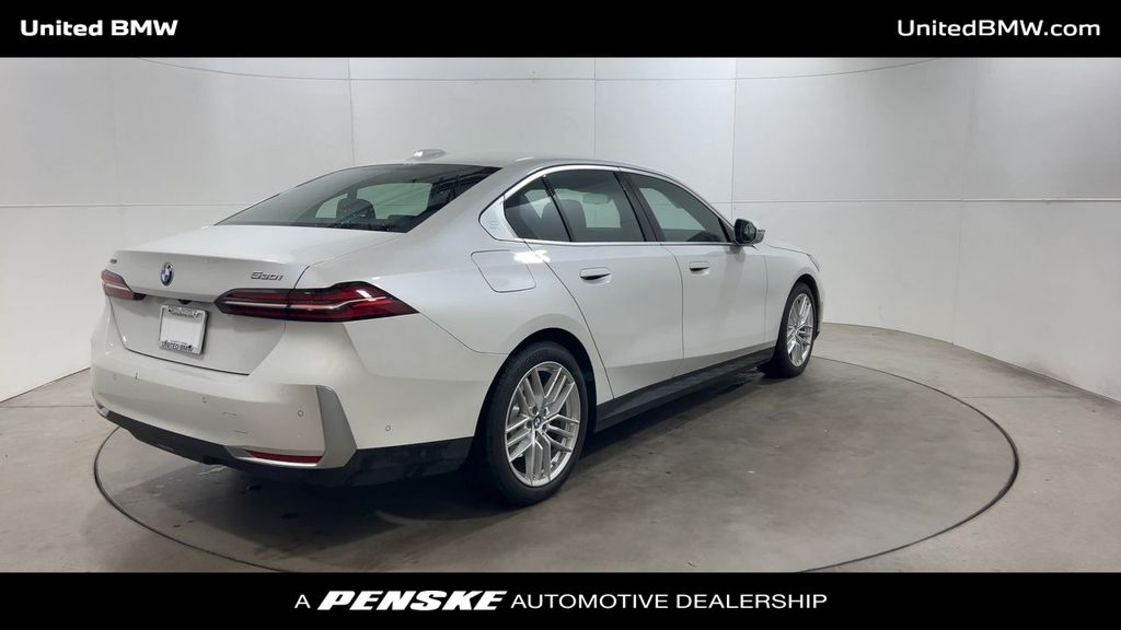 Thumbnail: 2024 BMW 5 Series - 8