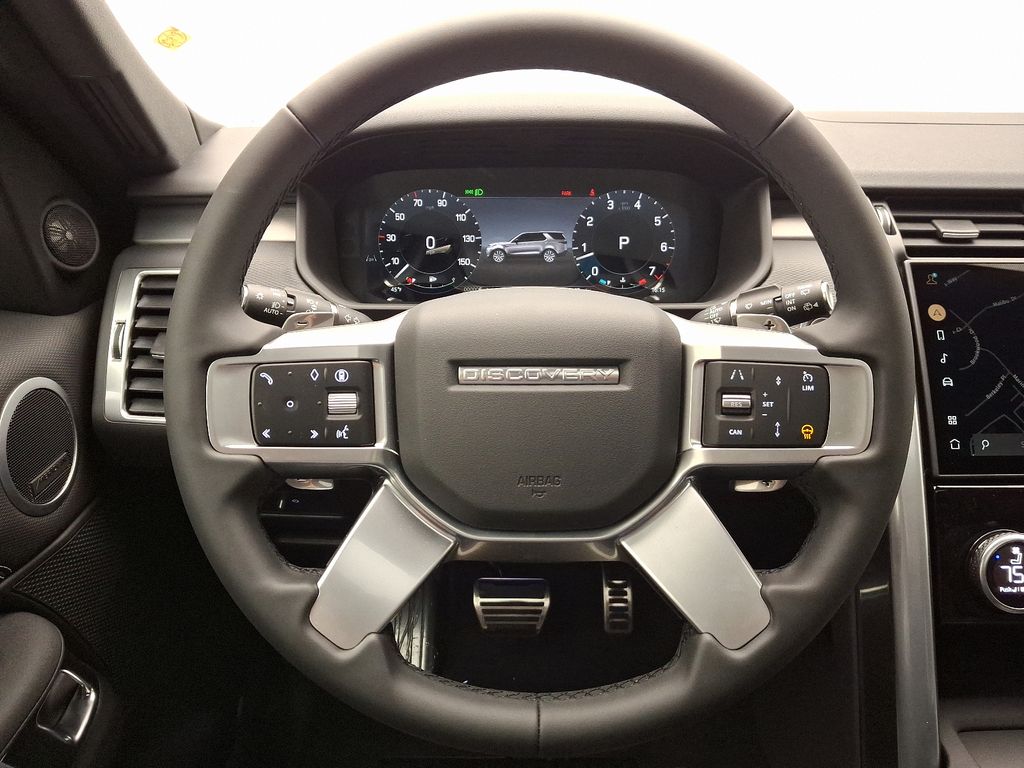 Thumbnail: 2025 Land Rover Discovery - 16