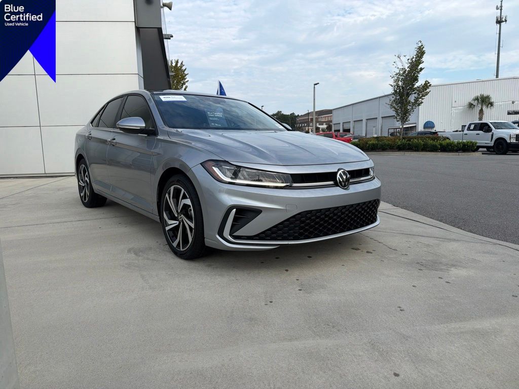 Pyrite Silver Metallic 2025 Volkswagen Jetta Sedan Front-Wheel Drive 8-Speed Automatic