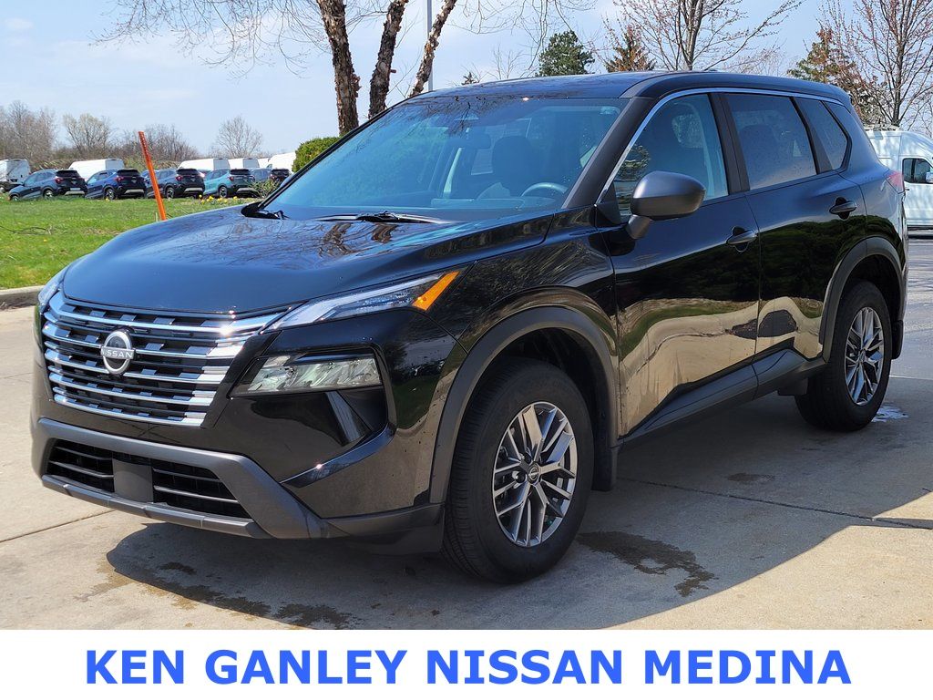 2025 Nissan Rogue S photo