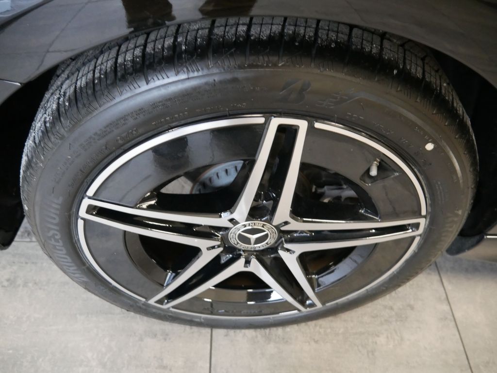 Thumbnail: 2023 Mercedes-Benz C-Class - 13