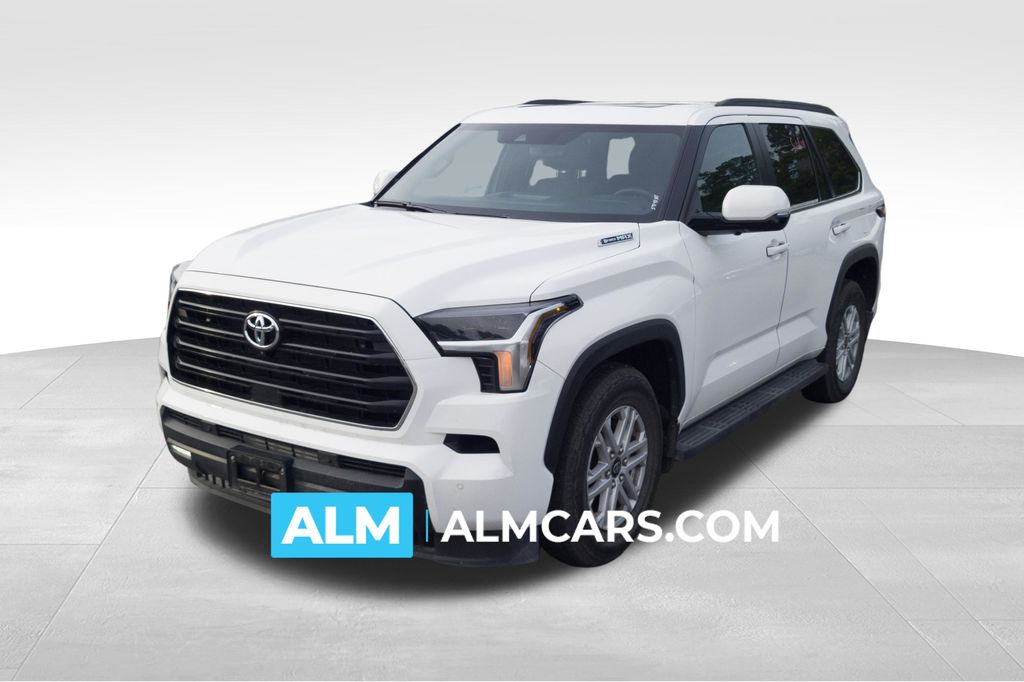2025 Toyota Sequoia SR5 4WD i-FORCE MAX Hybrid's photo