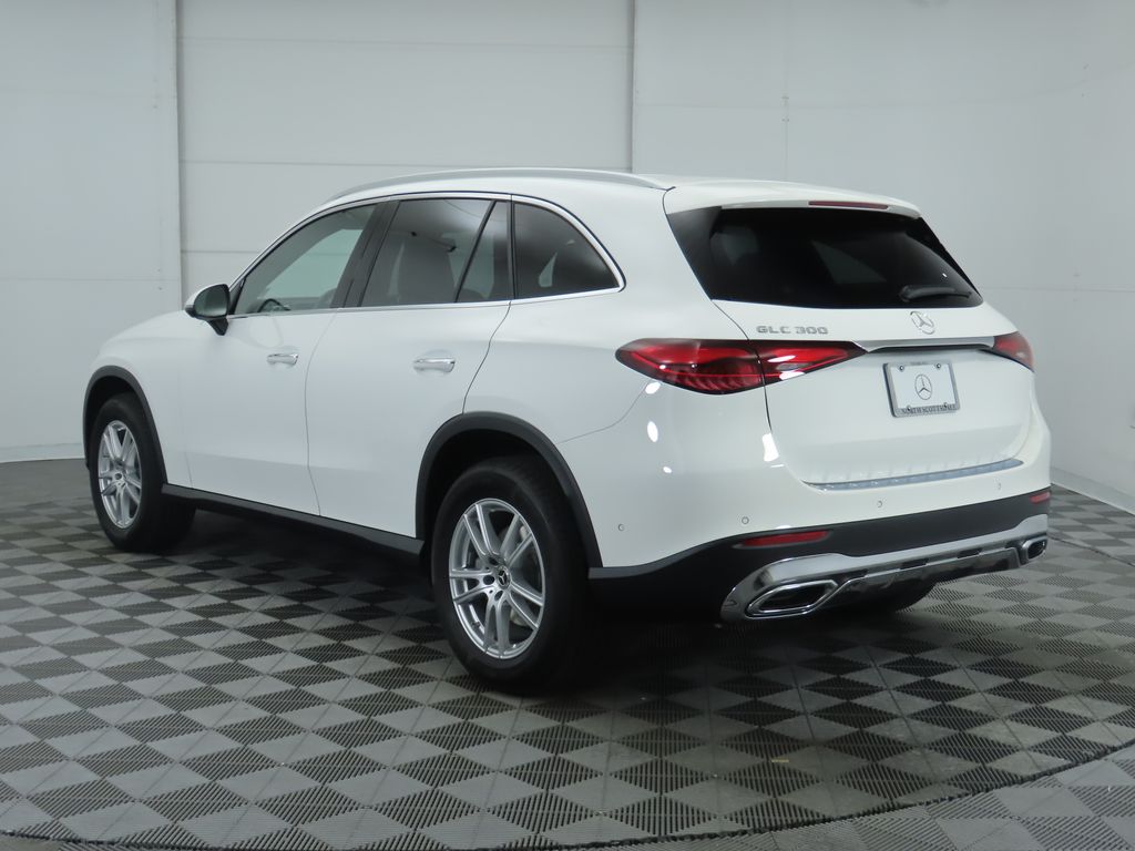 2024 Mercedes-Benz GLC 300 7