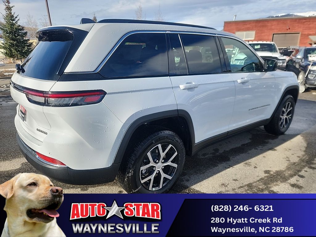 new 2025 Jeep Grand Cherokee car, priced at $47,990