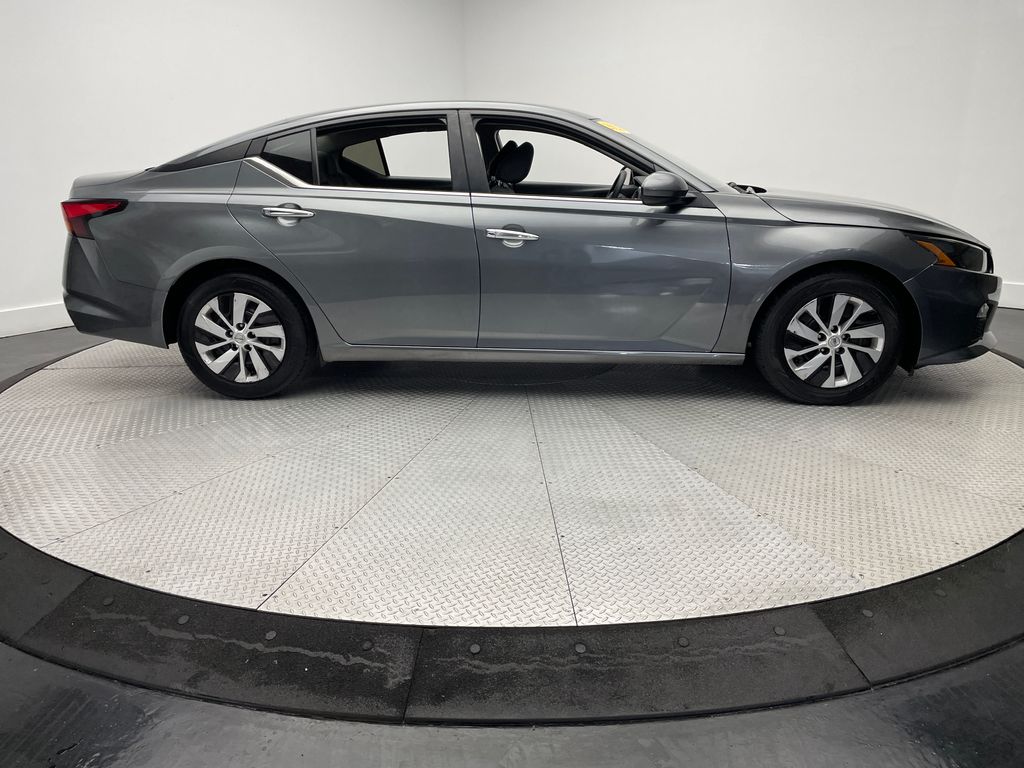 Thumbnail: 2022 Nissan Altima - 4