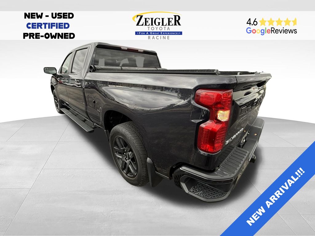 View vehicle photo 3