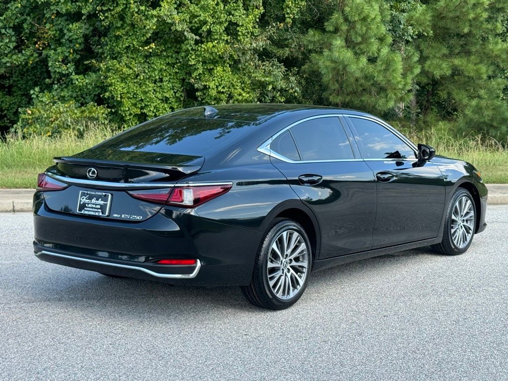 2021 Lexus ES 250 12