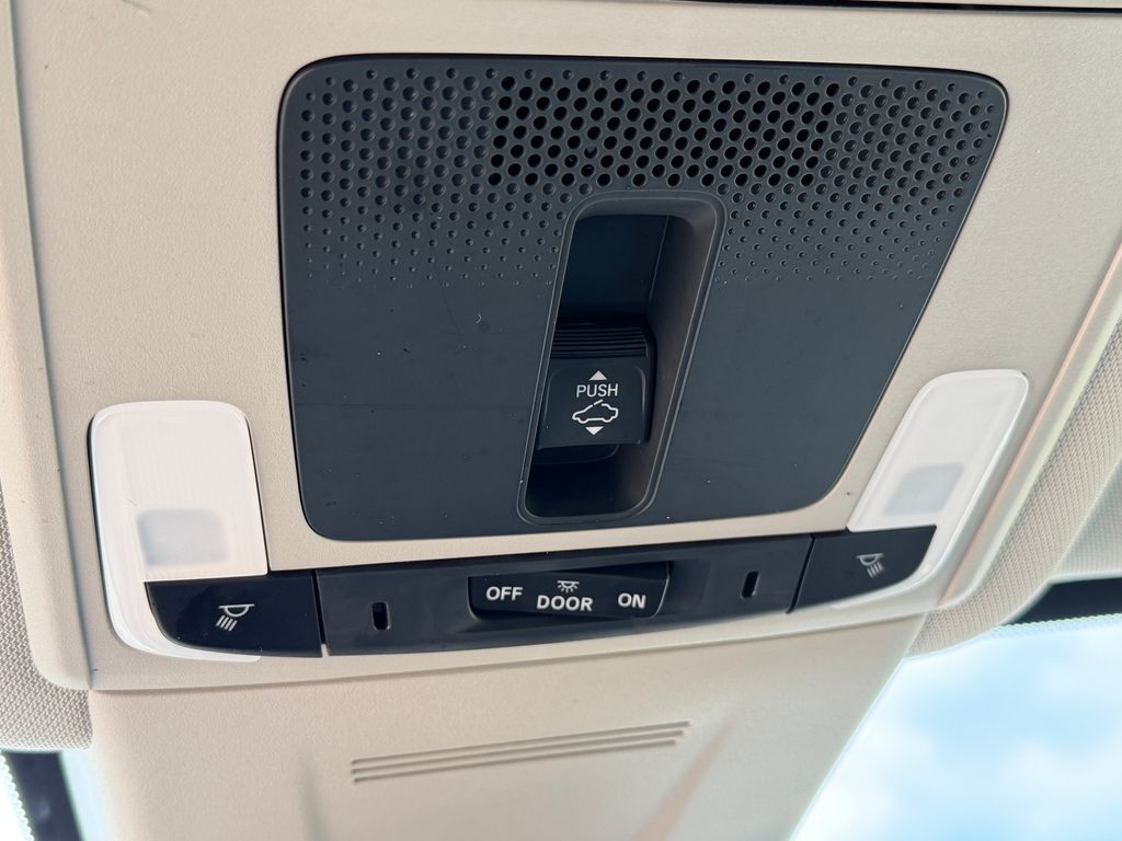 2025 Honda CR-V LX - Photo 31