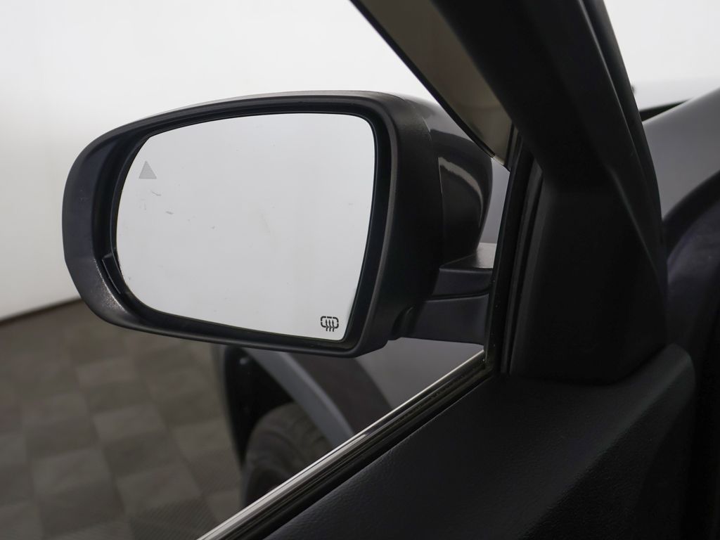 Used 2019 Gray Jeep Latitude Plus image 29