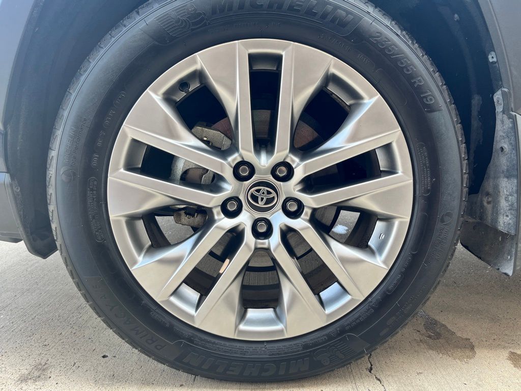 2024 Toyota RAV4 Limited 9