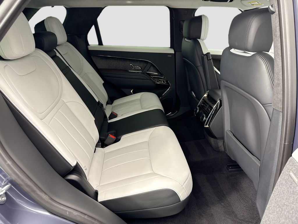 Thumbnail: 2023 Land Rover Range Rover Sport - 22