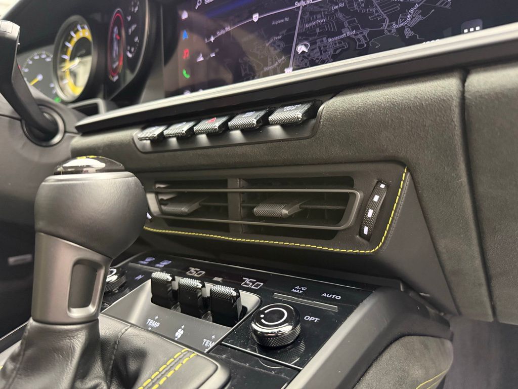 Thumbnail: 2024 Porsche 911 - 32