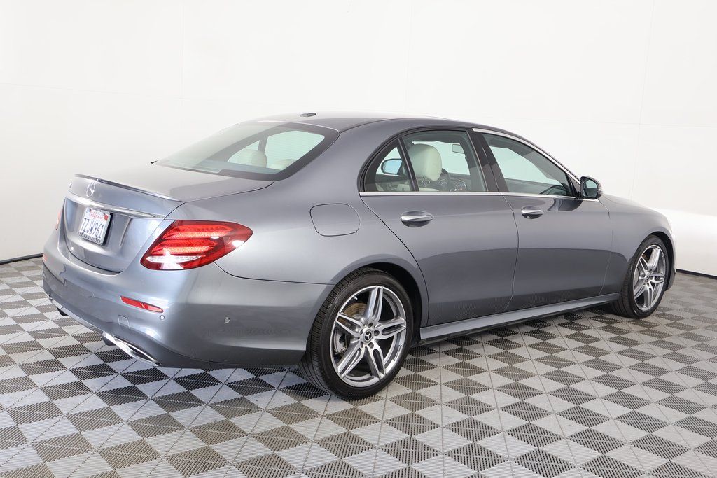 Thumbnail: 2017 Mercedes-Benz E-Class - 4