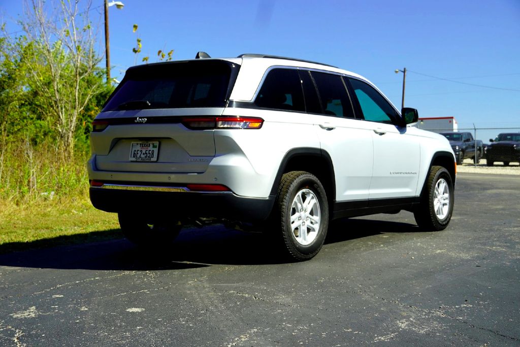 New Car 2025 Jeep Grand Cherokee  Laredo For Sale Under $40,000 In Taylor, Texas