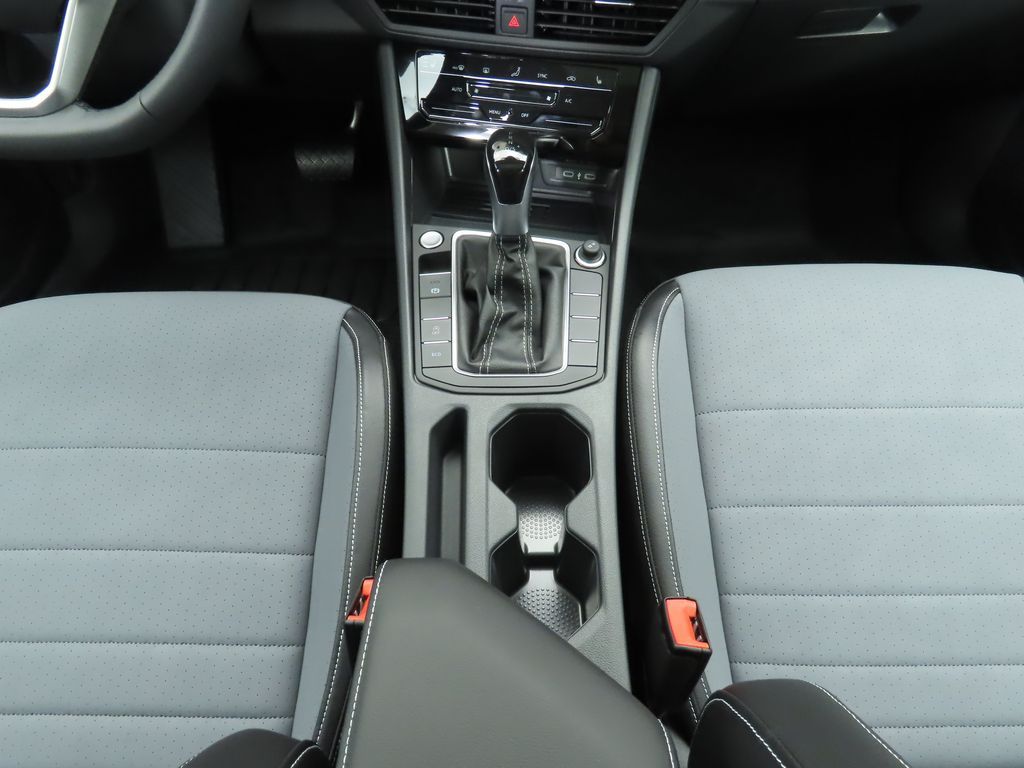 Thumbnail: 2026 Volkswagen Jetta - 16