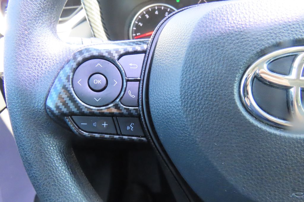 Thumbnail: 2021 Toyota RAV4 - 11