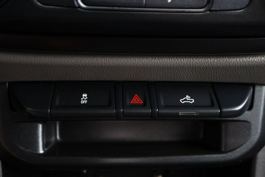 Thumbnail: 2019 Chevrolet Colorado - 24