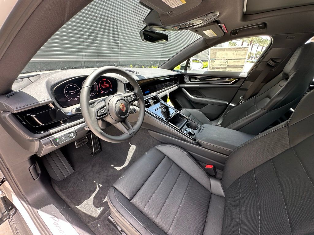 Thumbnail: 2025 Porsche Panamera - 4