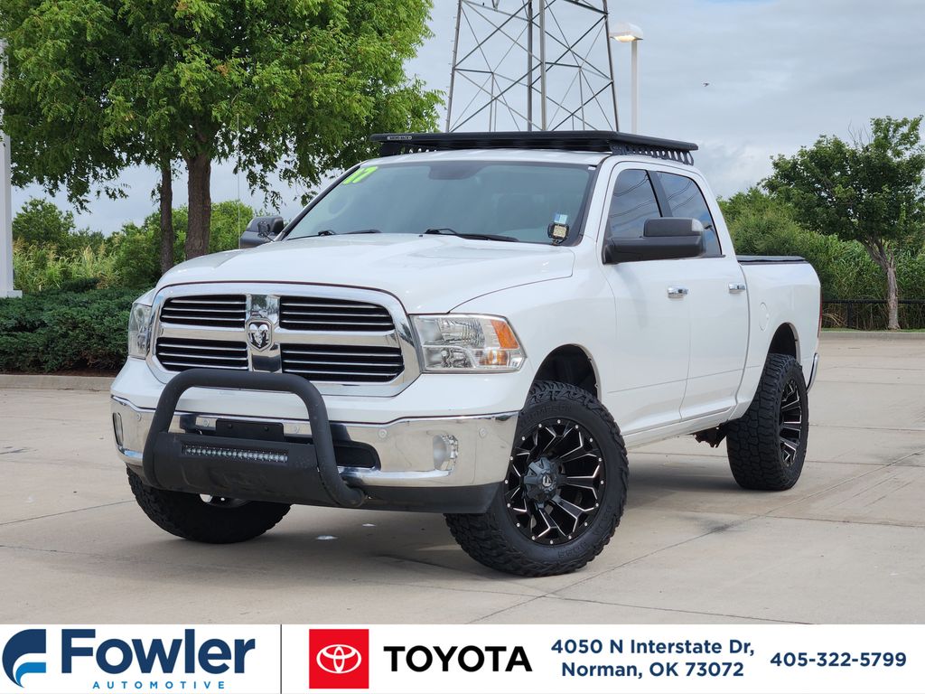 Bright White Clearcoat 2017 RAM 1500 Pickup Truck Four-Wheel Drive 8-Speed Automatic