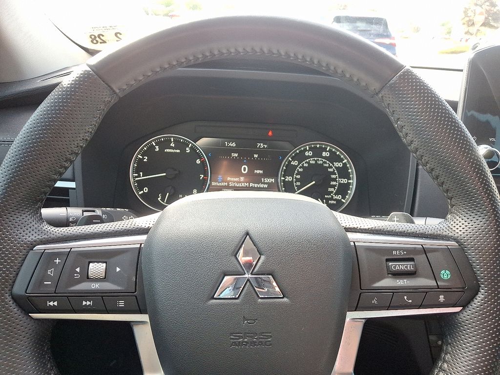 Thumbnail: 2023 Mitsubishi Outlander - 19